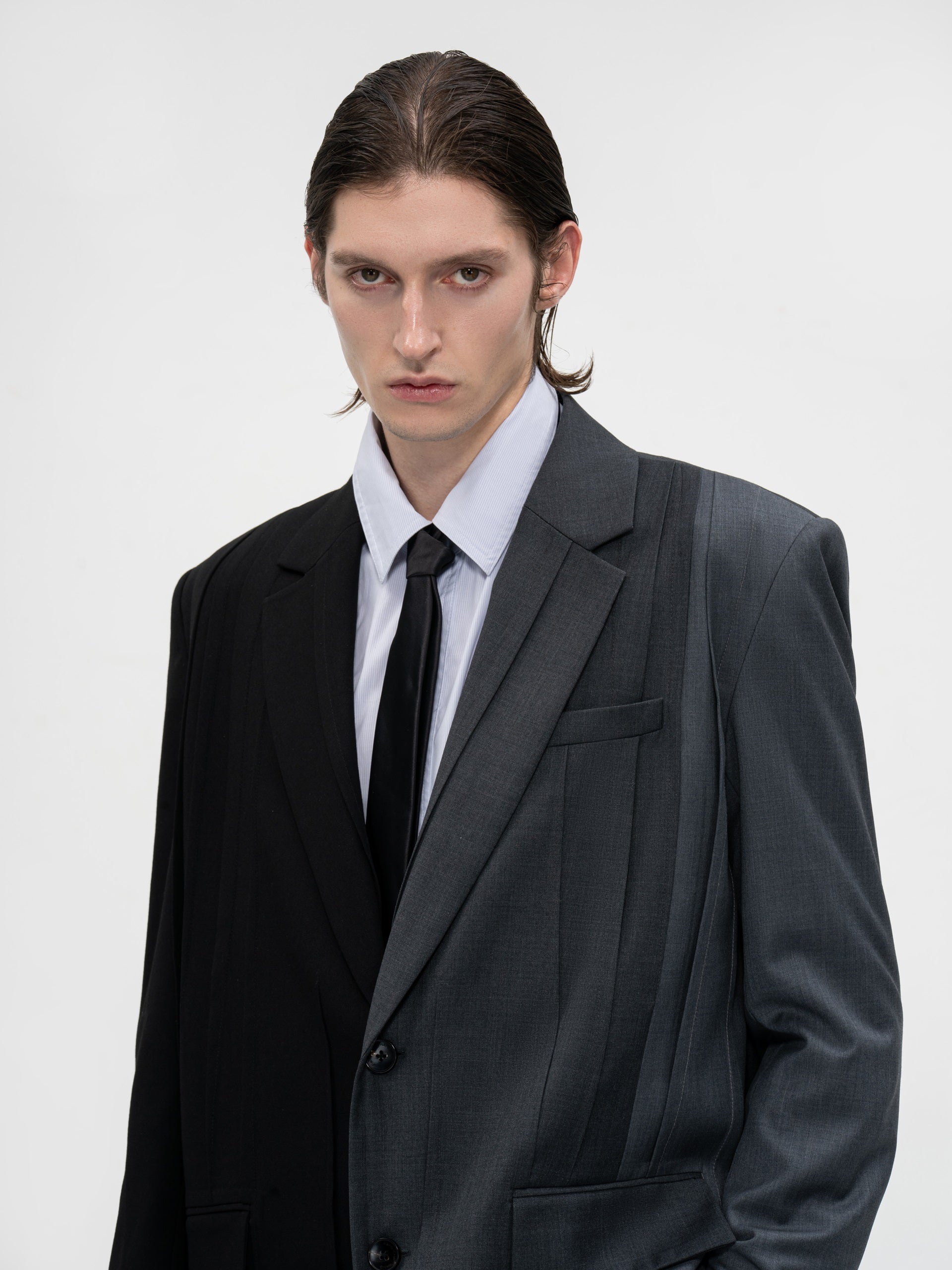 PLEATED TAILORED JACKET