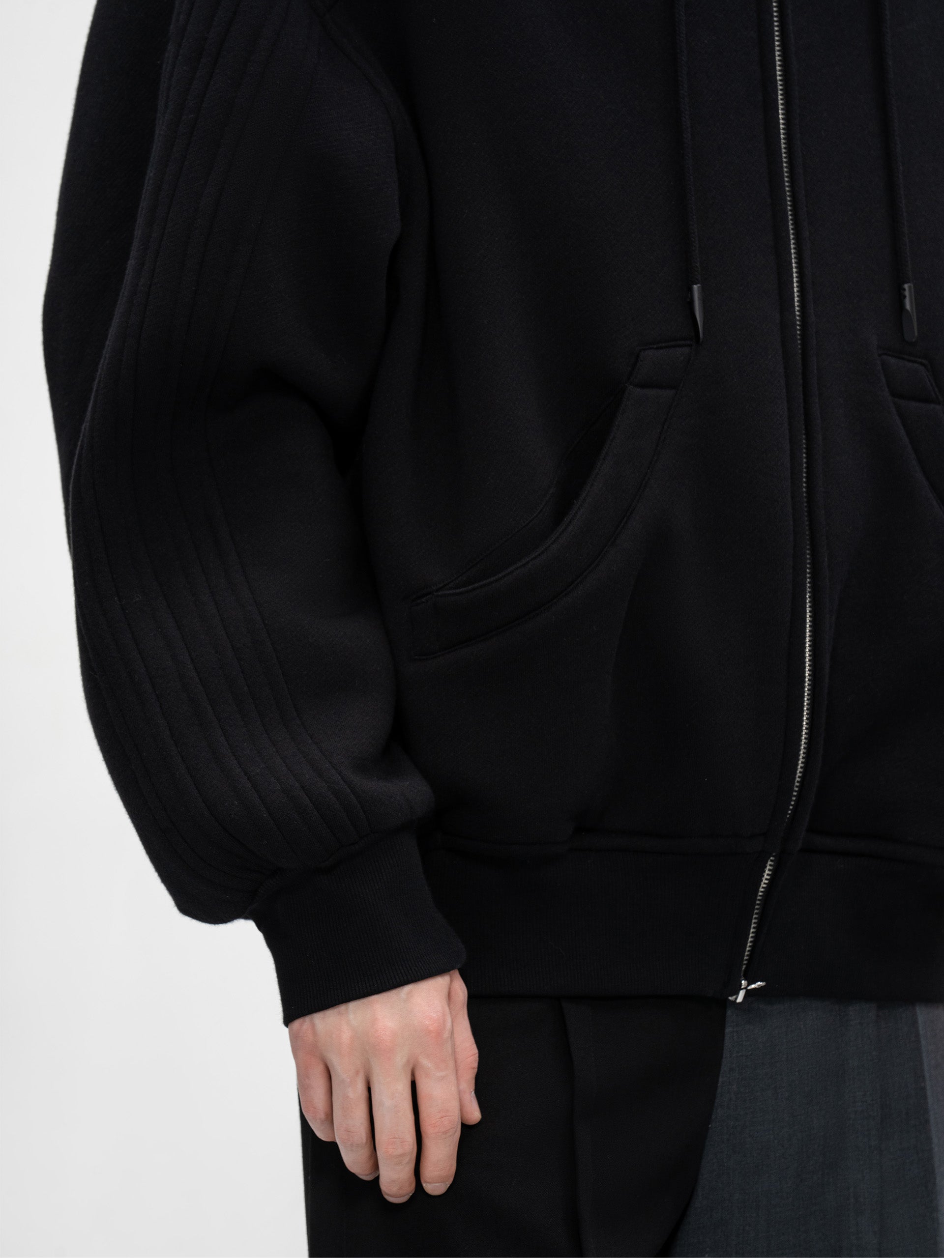 PLEATED HOODIE