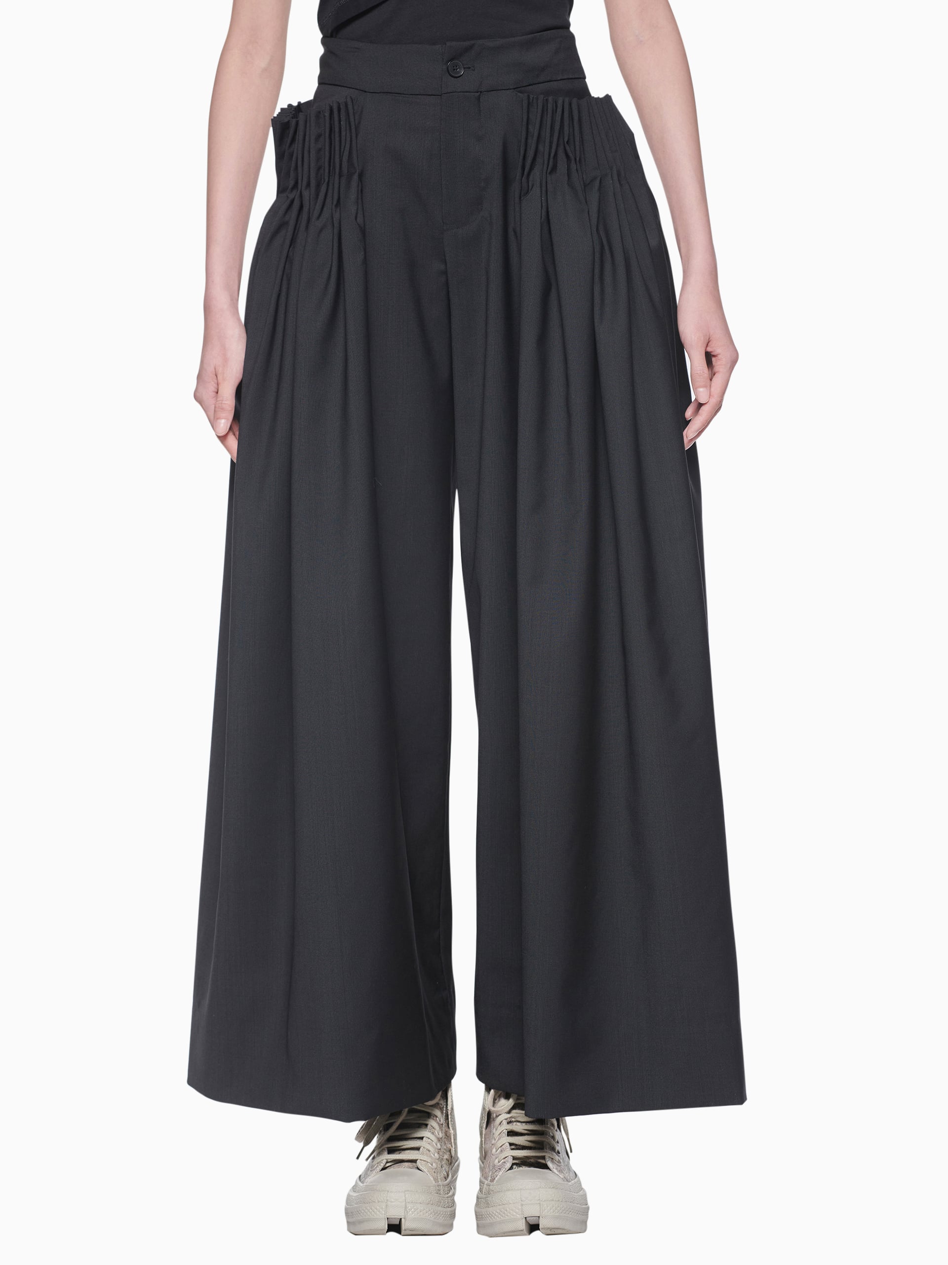 PLEATED WIDE LEG TROUSER