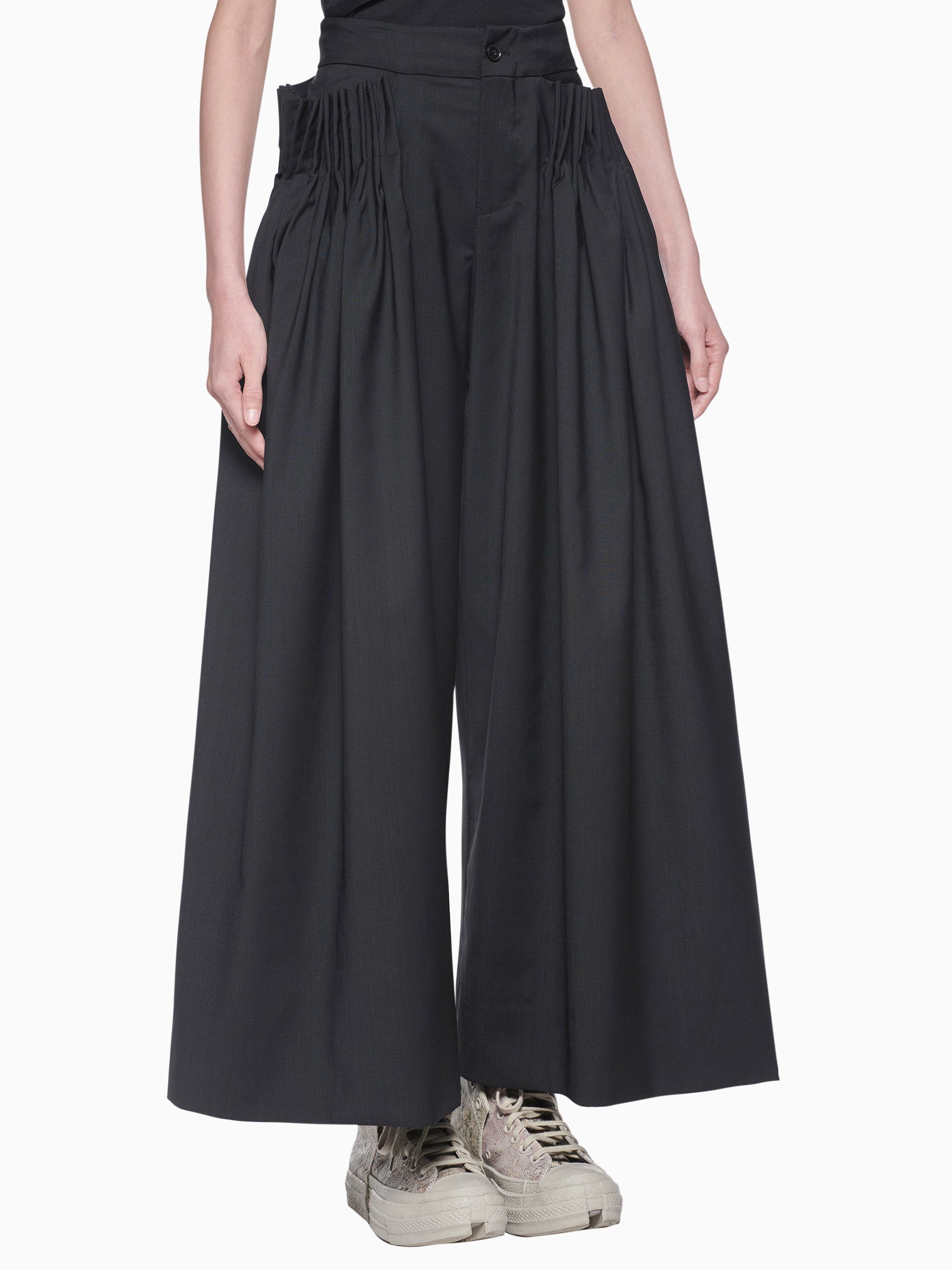 PLEATED WIDE LEG TROUSER